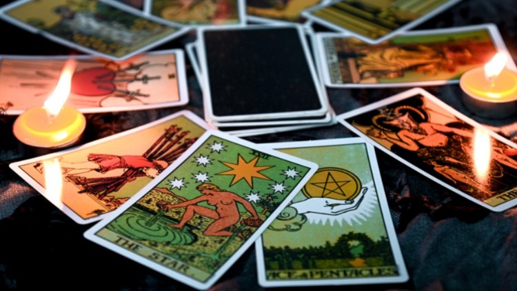 Tarot Card Reader Qatar